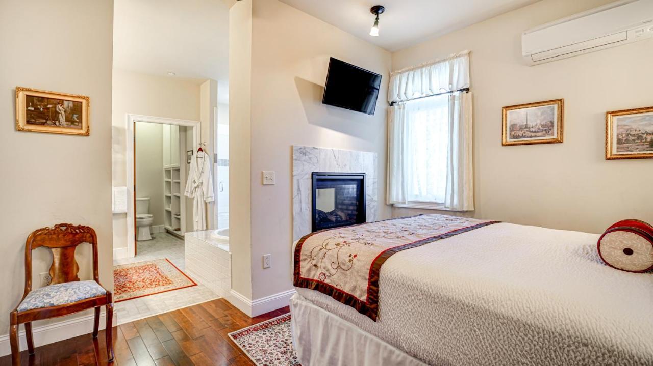The River Belle Inn Healdsburg Bagian luar foto