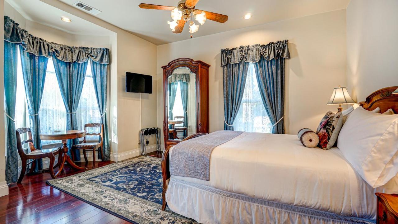 The River Belle Inn Healdsburg Bagian luar foto