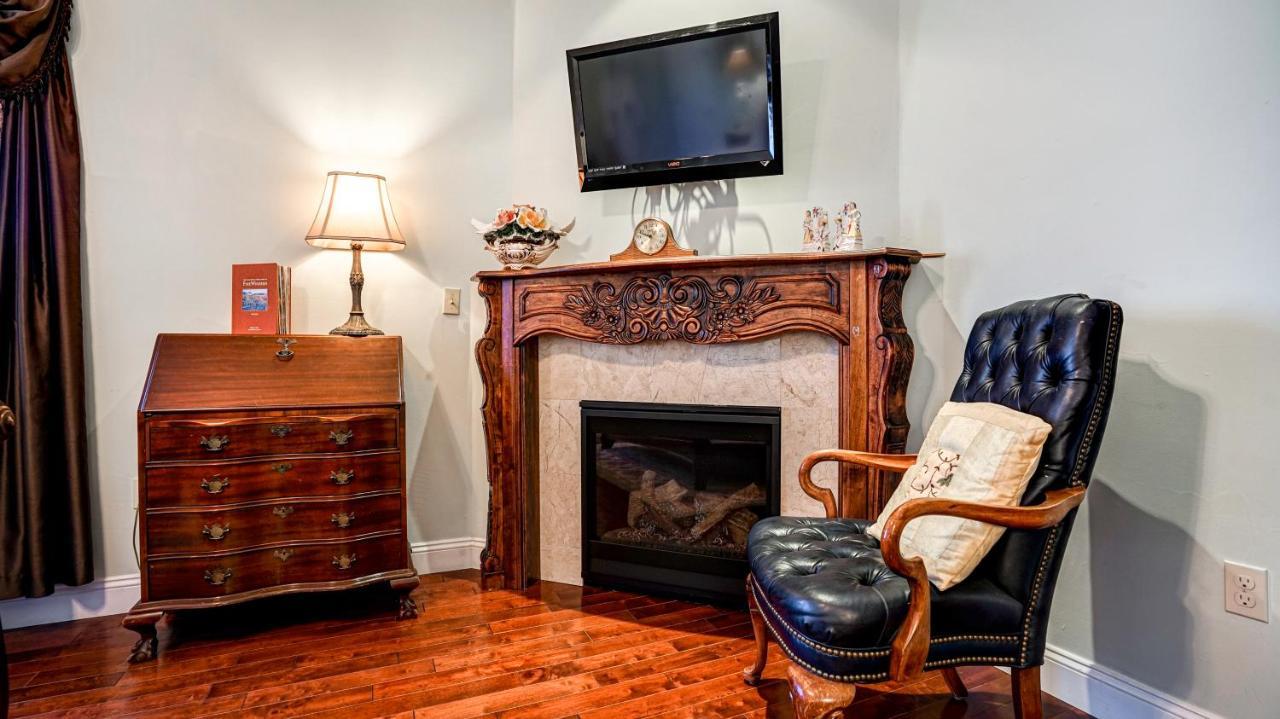 The River Belle Inn Healdsburg Bagian luar foto
